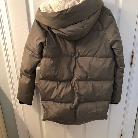 Puffer Jacket Size Small - Picture 2 of 3